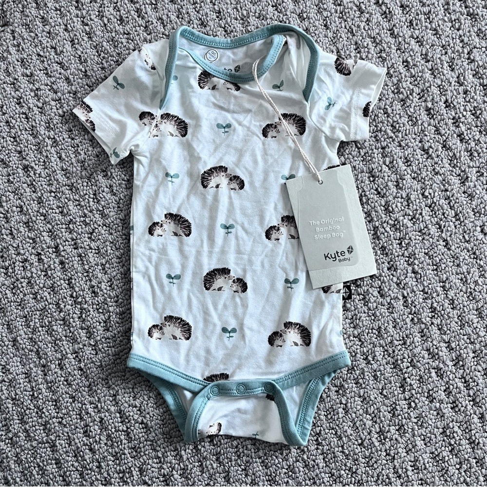 Kyte Baby Light Blue Hedgehog Print Short Sleeve Supersoft Onesie